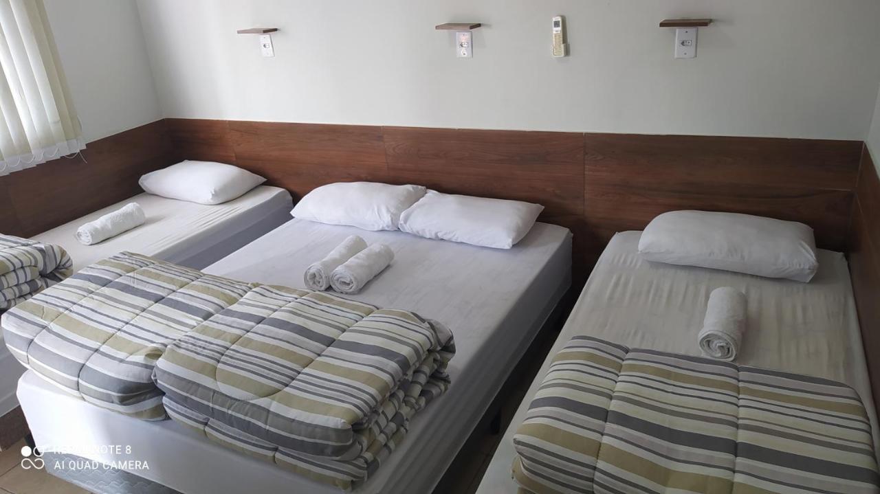 Pousada Quarto Familiar Com Ar,Frigobar,Wi Fi, Garagem 阿帕雷西达 客房 照片